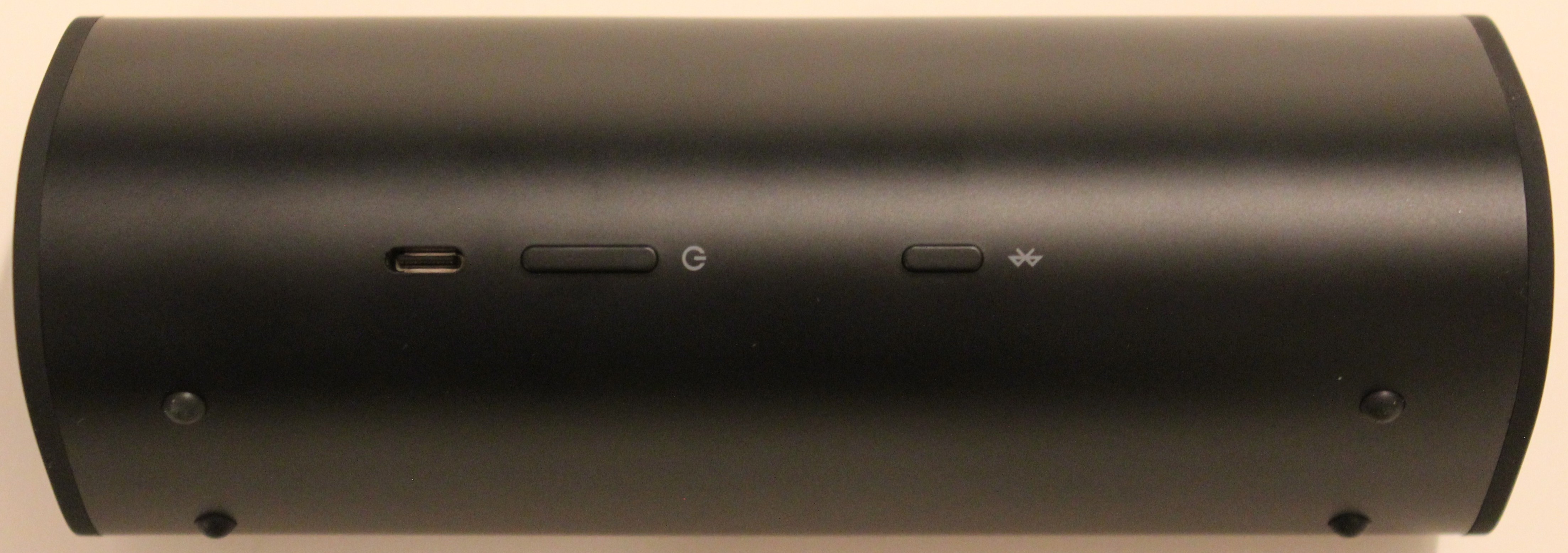 Gerät - USB-C-Buchse, Einschalt/Ausschalt/Bluetoothknopf